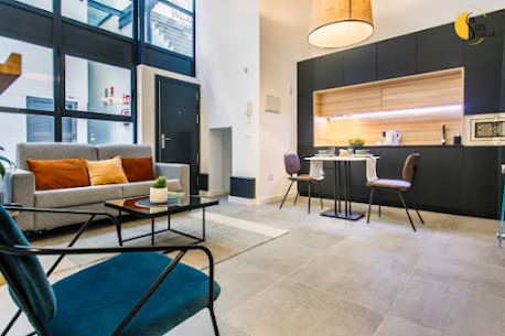 Buscas un APTO. TURISTICO en SEVILLA para algún familiar o conocido tuyo que venga a verte o visitarte ???